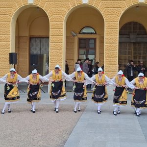 НА ВЪЗКРЕСЕНИЕ ХРИСТОВО „ВЕЛИКДЕНСКО ВЕСЕЛИЕ“ СЪБРА ЖИТЕЛИ И ГОСТИ НА СЛИВЕН