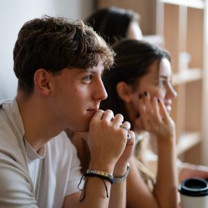 УЧЕНИЦИ ОТ ПГПЗЕ „ЗАХАРИЙ СТОЯНОВ“ МОГАТ ДА КАНДИДАТСТВАТ ЗА СТИПЕНДИИ, ОСИГУРЕНИ ОТ БИВШИ ВЪЗПИТАНИЦИ НА ЕЗИКОВАТА ГИМНАЗИЯ