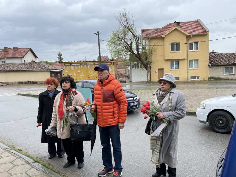 СЛИВЕНСКИ СОЦИАЛИСТИ ПОЧЕТОХА ЗАГИНАЛИ АНТИФАШИСТИ