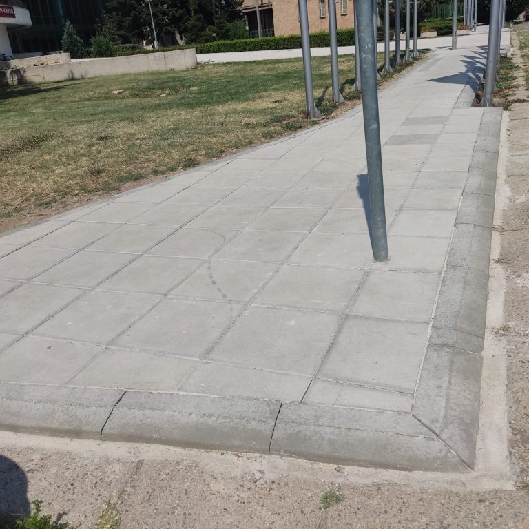 ЗАПОЧНАХА РЕМОНТИ НА ТРОТОАРНИ НАСТИЛКИ В СЛИВЕН