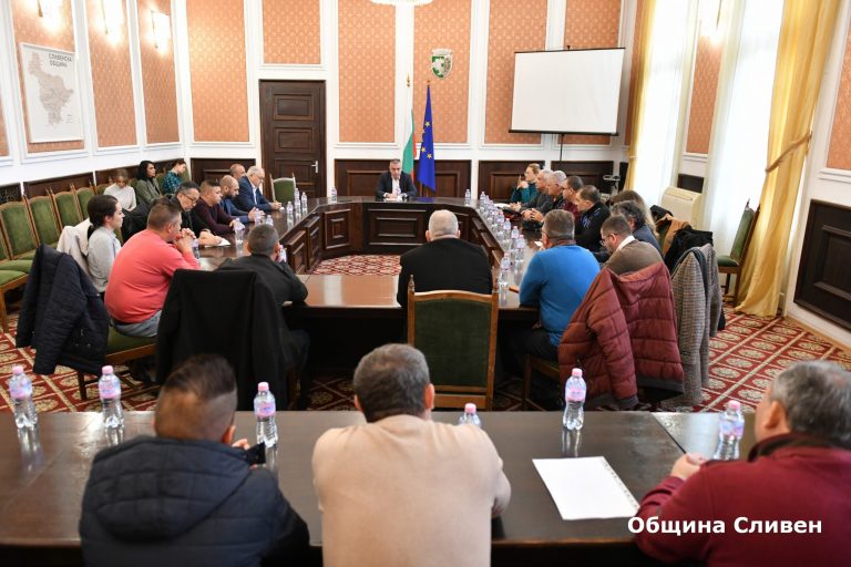 НА СРЕЩА С КМЕТА ОБЩИНСКИТЕ СЪВЕТНИЦИ ПОСТИГНАХА СЪГЛАСИЕ ДА ЗАСЕДАВАТ В НАЙ-КРАТКИ СРОКОВЕ