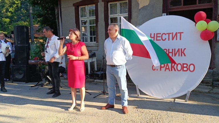 ЦЪРКВАТА В РАКОВО ИМА НОВА, УНИКАЛНА ИКОНА ЗА ХРАМОВИЯ ПРАЗНИК НА СЕЛОТО