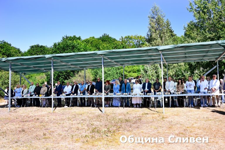 СТЕФАН РАДЕВ: КАРАКАЧАНИТЕ СА ПРИМЕР ЗА СЪХРАНЕНИЕ НА РОДОВАТА ИДЕНТИЧНОСТ, МОСТ МЕЖДУ ТРАДИЦИИТЕ И МОДЕРНОТО БЪДЕЩЕ