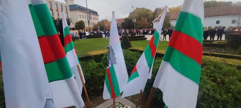 НА ДИМИТРОВДЕН, СЛИВЕН ЧЕСТВА СВОЯ ПРАЗНИК